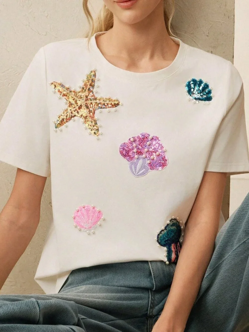 White Casual Women's Sequin Applique Bubble Sleeve Crew Neck T-Shirt - Picture 3 of 7